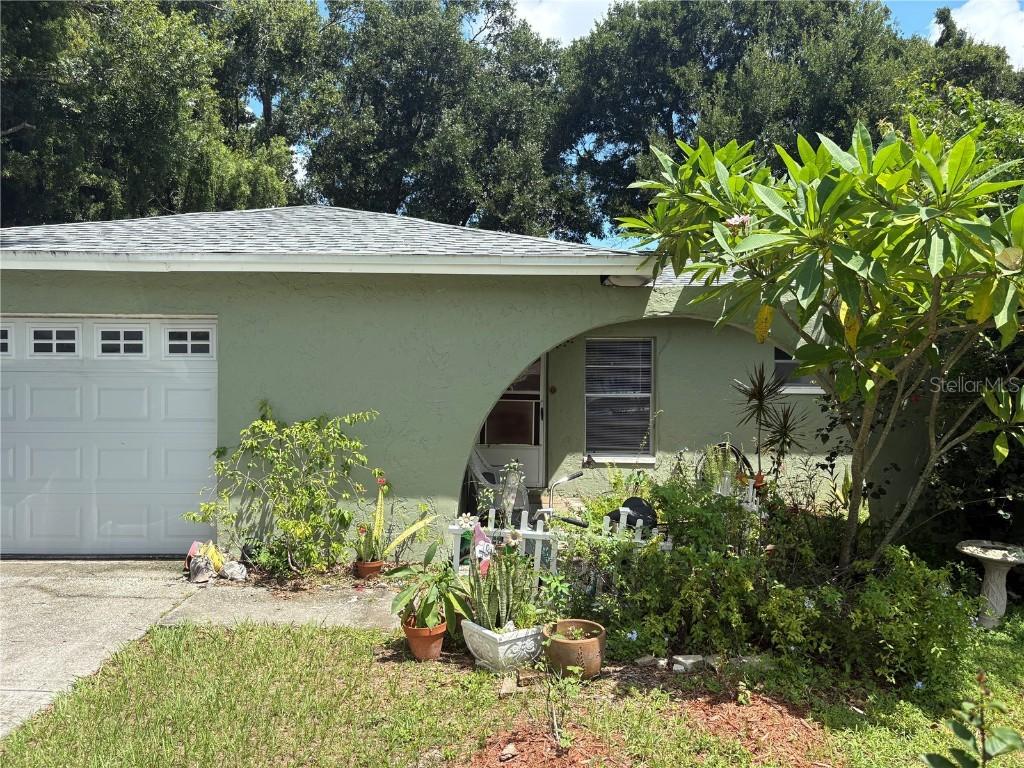105 Cranbrooke Dr., Seffner, FL 33584