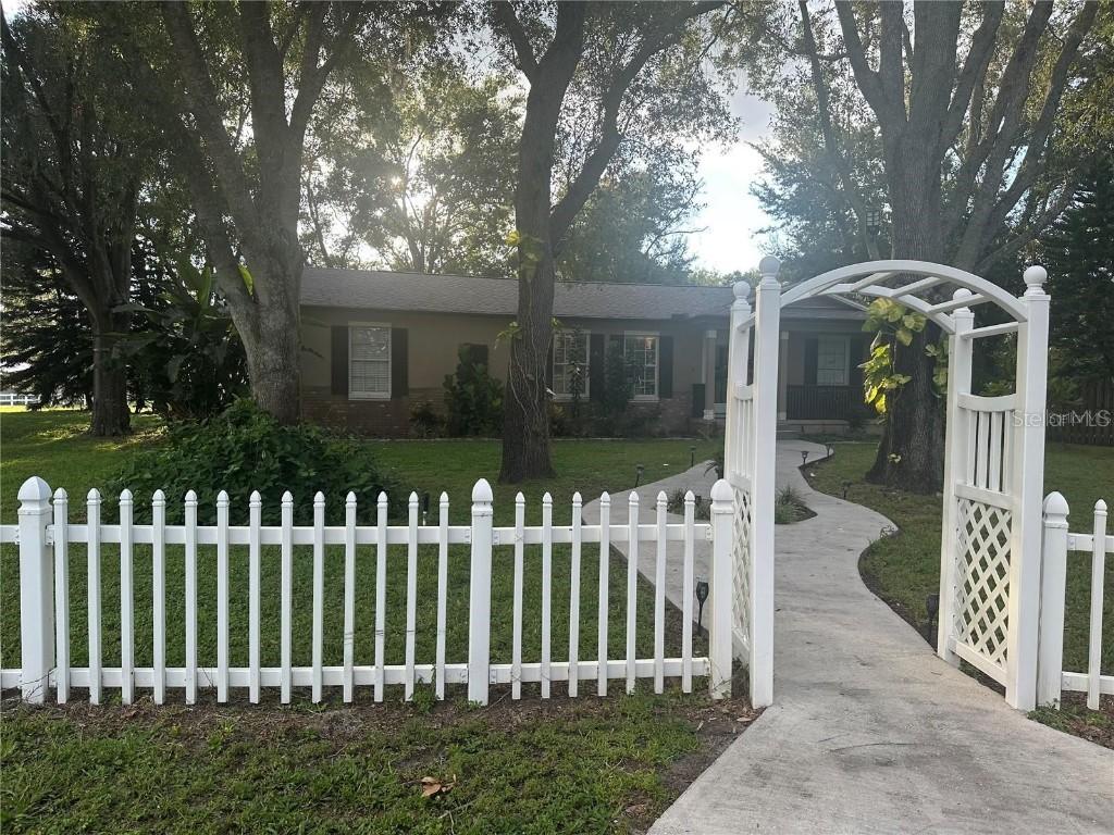 10520 Henderson Rd., Tampa, FL 33625