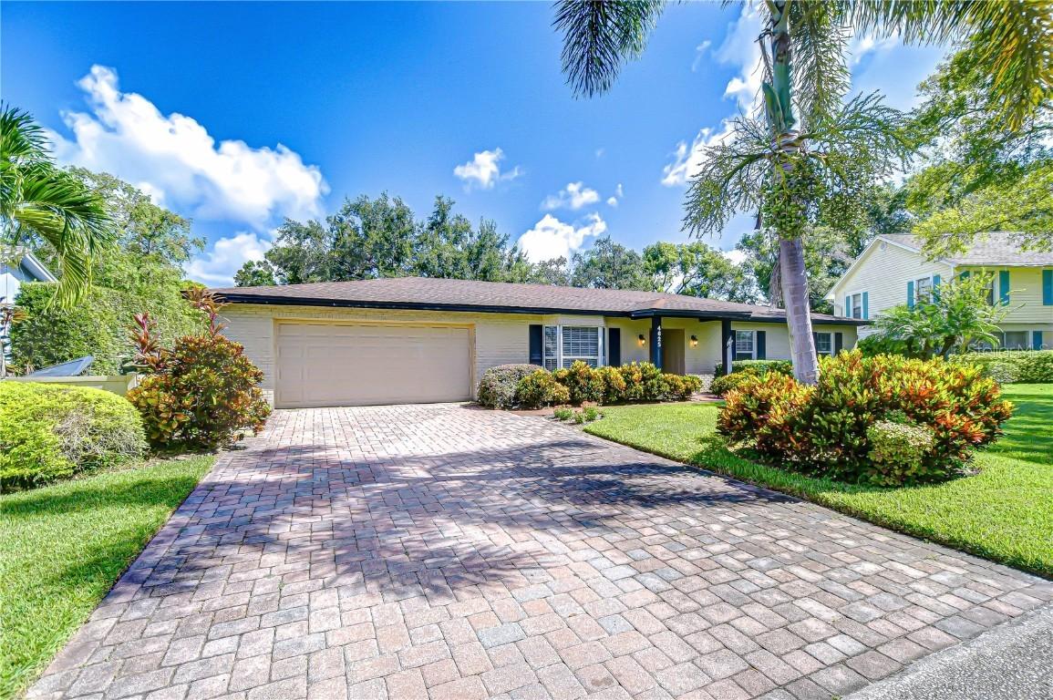 4625 Glenside Cir., Tampa, FL 33624