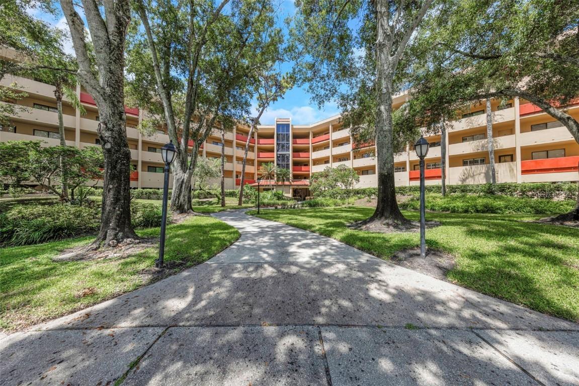 3076 Eastland Blvd. #111, Clearwater, FL 33761