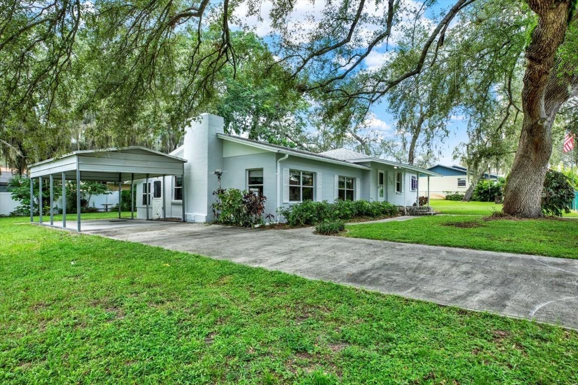 9618 N Hartts Dr., Tampa, FL 33617