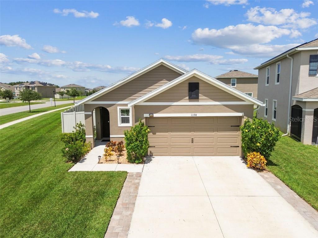 1398 Crescent Hoop Way, Wesley Chapel, FL 33543