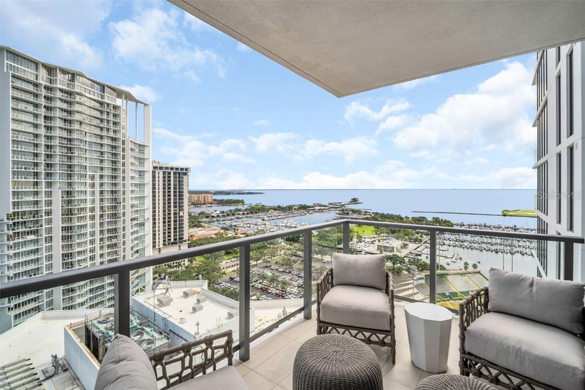 301 1st St. #2204, St Petersburg, FL 33701