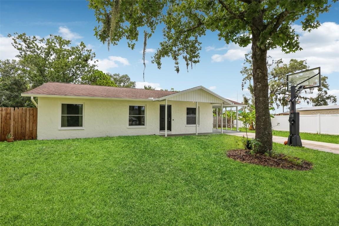 2307 N Warnell Loop, Plant City, FL 33563