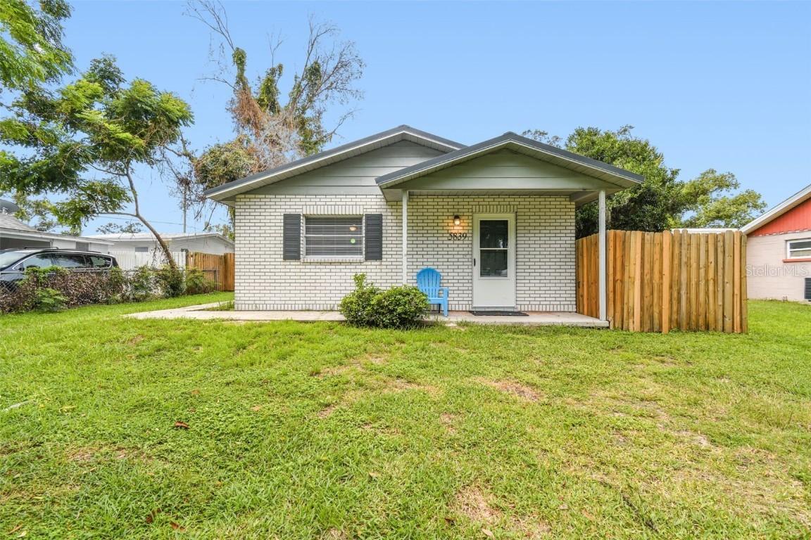 5835 & 5839 12th St., Zephyrhills, FL 33542