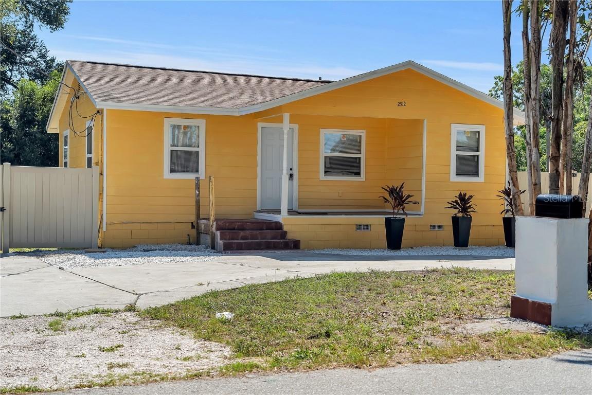 2512 3rd Ave., Palmetto, FL 34221