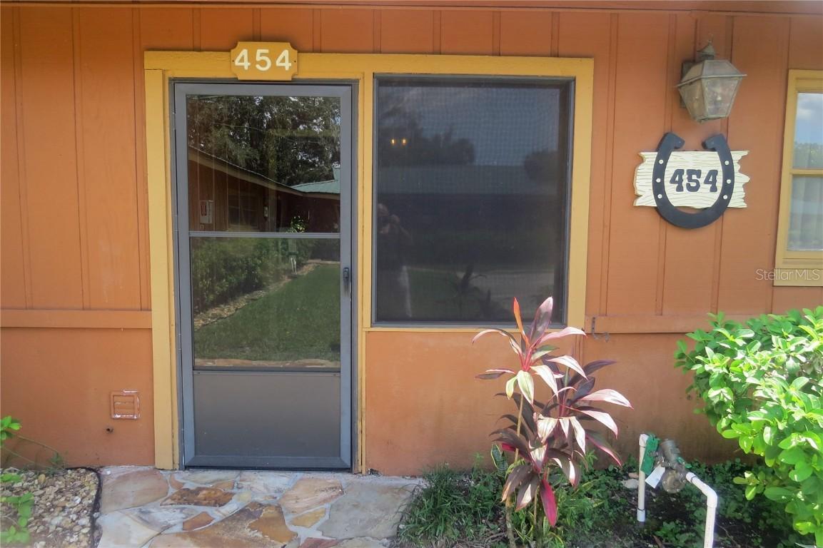 454 Cottage Cir., River Ranch, FL 33867