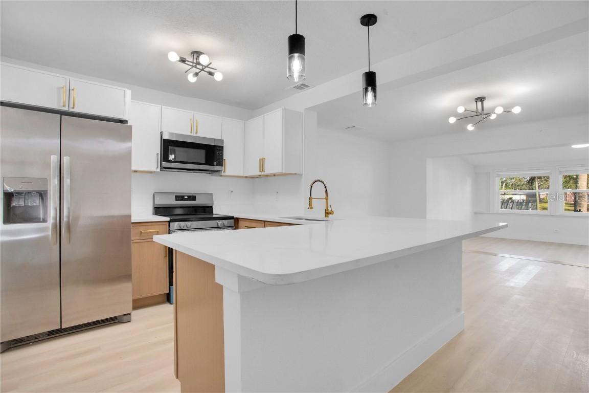 1009 Farragut Dr., St Petersburg, FL 33710