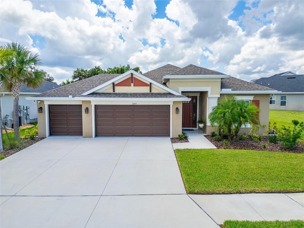 5205 Los Robles Ct., Palmetto, FL 34221