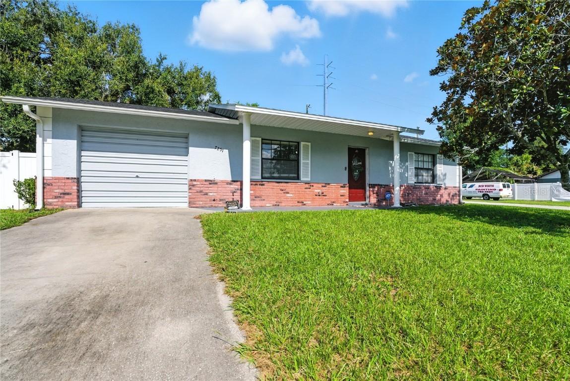 7251 Applegate Dr., Zephyrhills, FL 33540