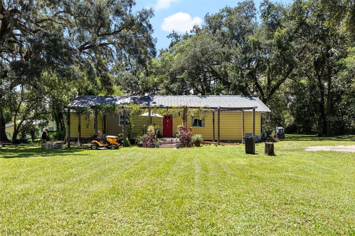 7713 23rd St., Zephyrhills, FL 33540