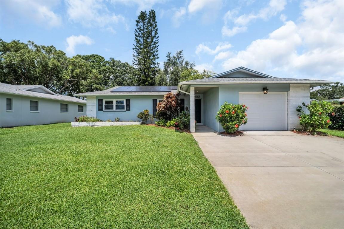 113 Stafford Dr., Palm Harbor, FL 34684