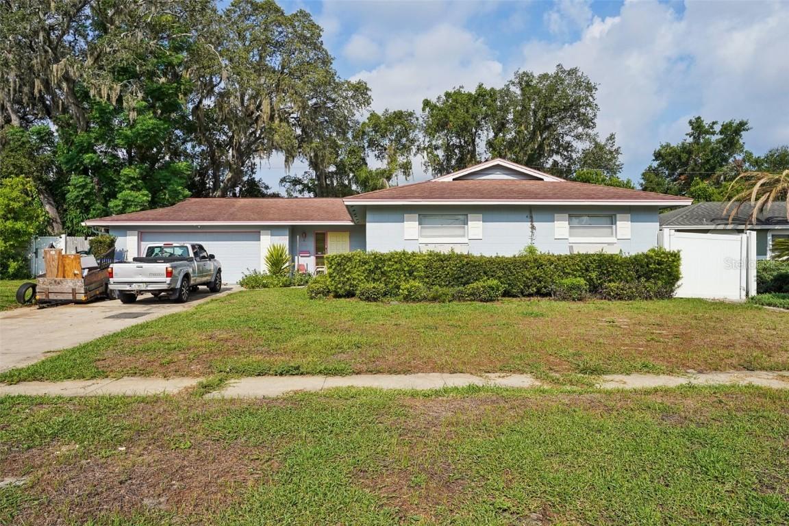 2936 Castle Oak Ave., Orlando, FL 32808
