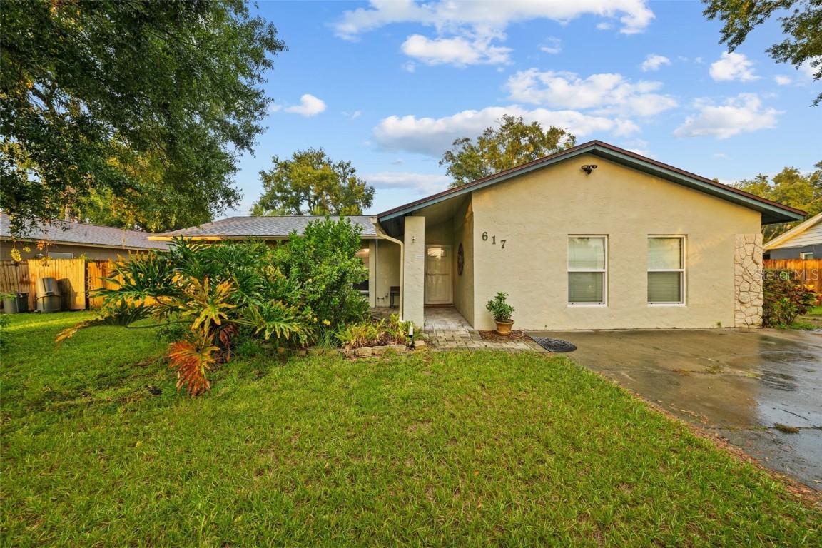 617 Pine Forest Dr., Brandon, FL 33511