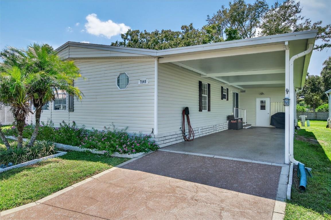7149 Naranja St., Zephyrhills, FL 33541