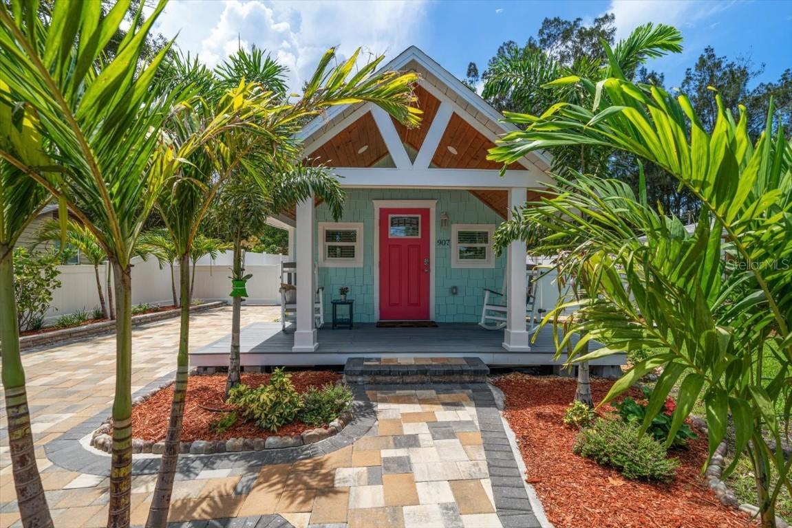 907 15th Ave., Largo, FL 33770