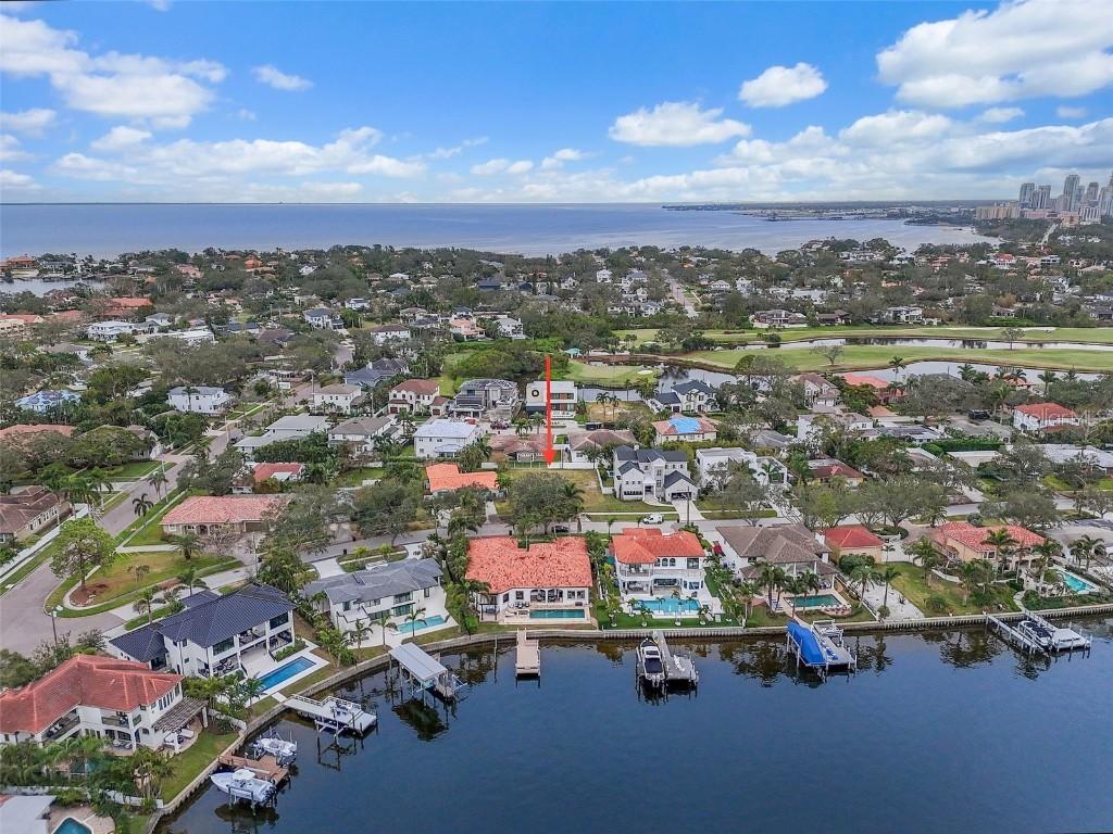 372 Bayview Dr., St Petersburg, FL 33704