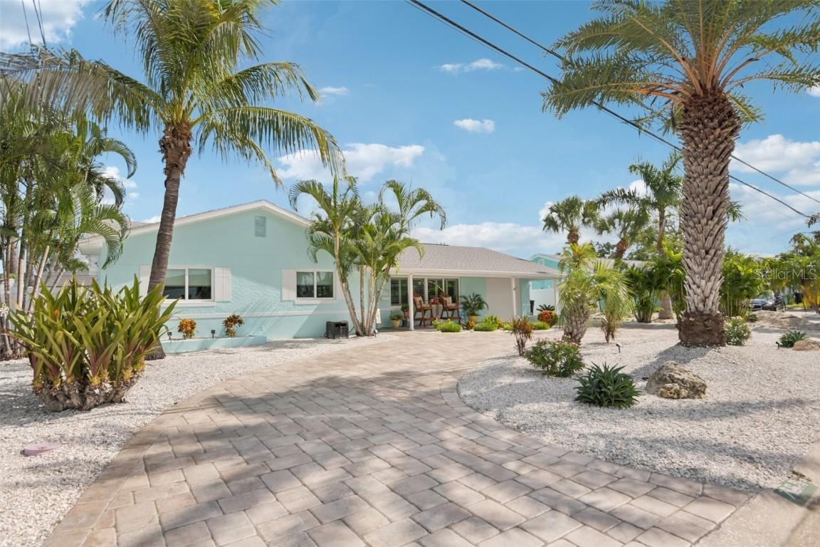7869 Causeway Blvd., St Petersburg, FL 33707