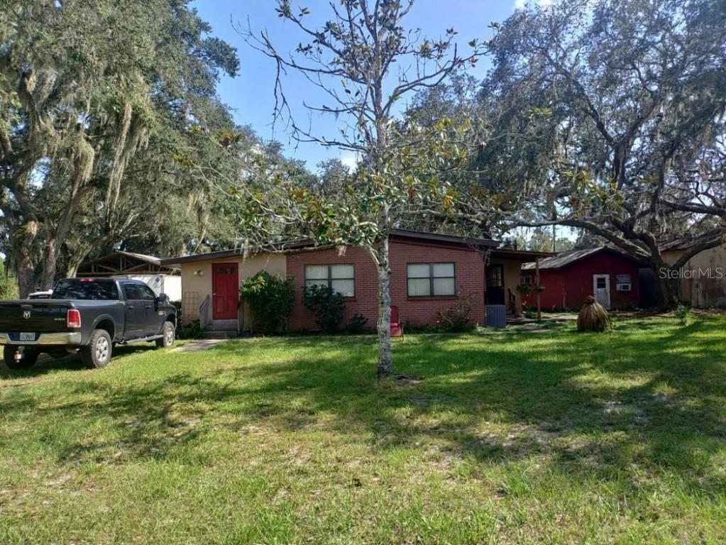 2405 W Sumter Ave., Lake Panasoffkee, FL 33538