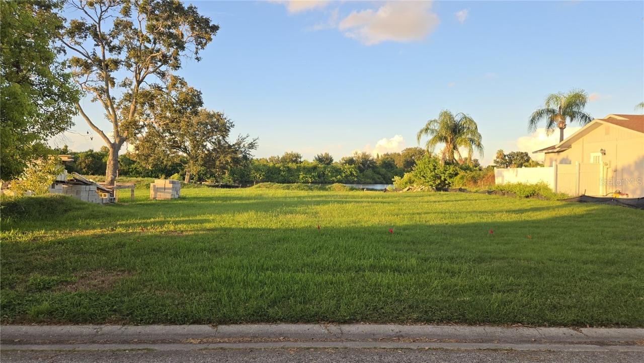 3087 Jackson Dr., Holiday, FL 34691