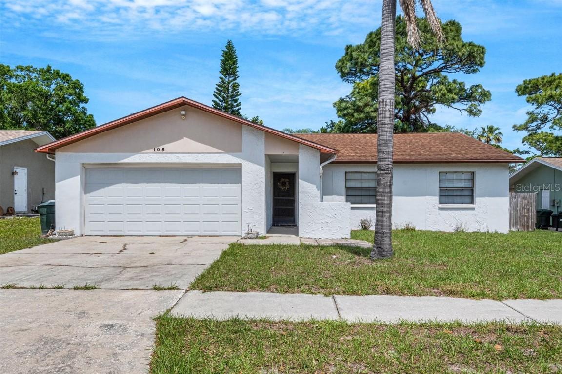 105 Lotus Cir., Safety Harbor, FL 34695