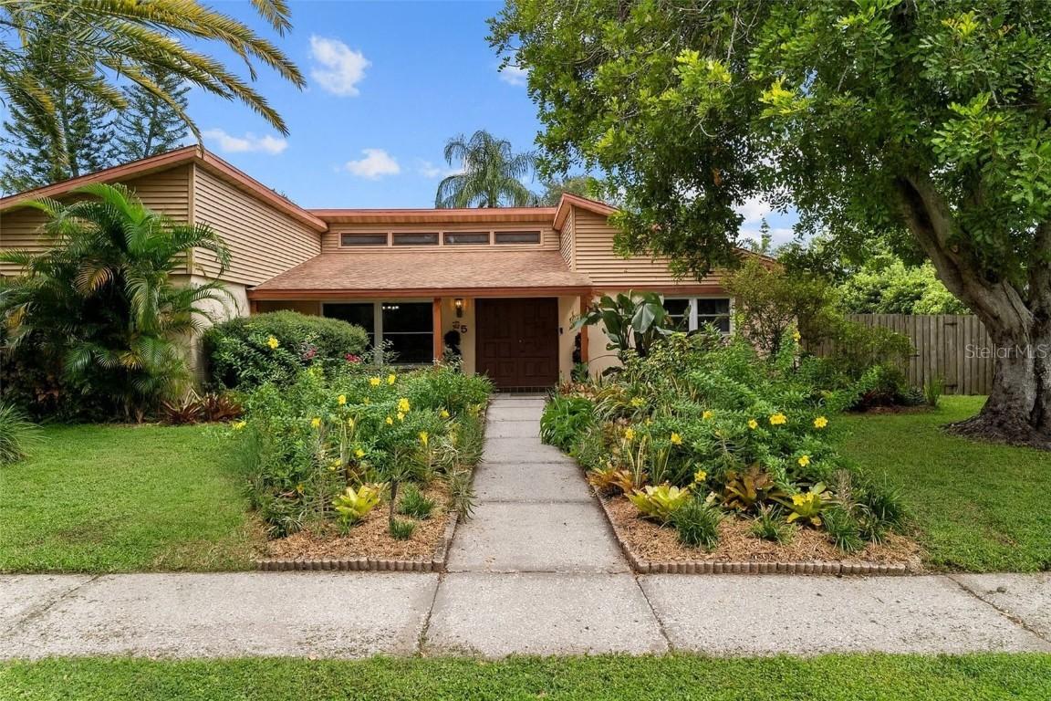 65 Harbor Woods Cir., Safety Harbor, FL 34695