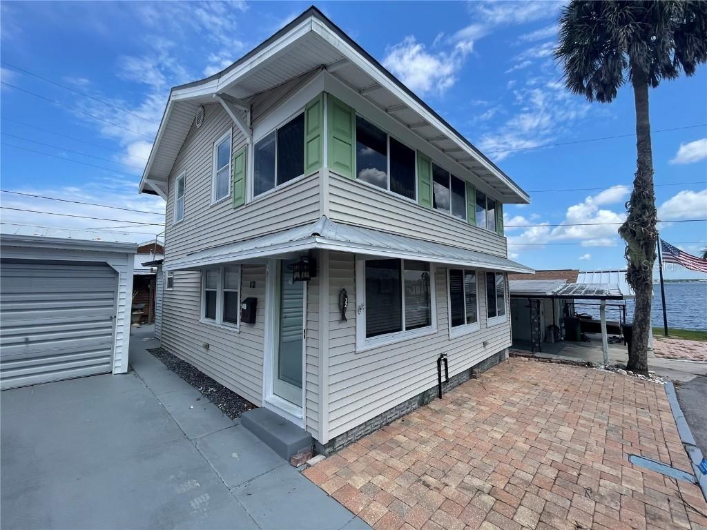 12 Plaza St., Bradenton, FL 34208