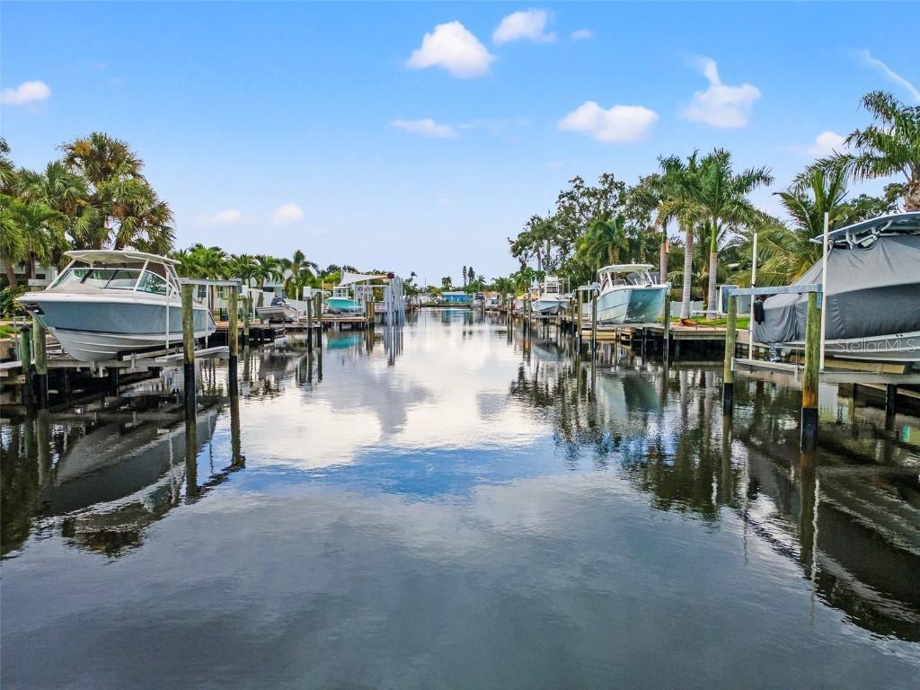 4000 14th Way, St Petersburg, FL 33703