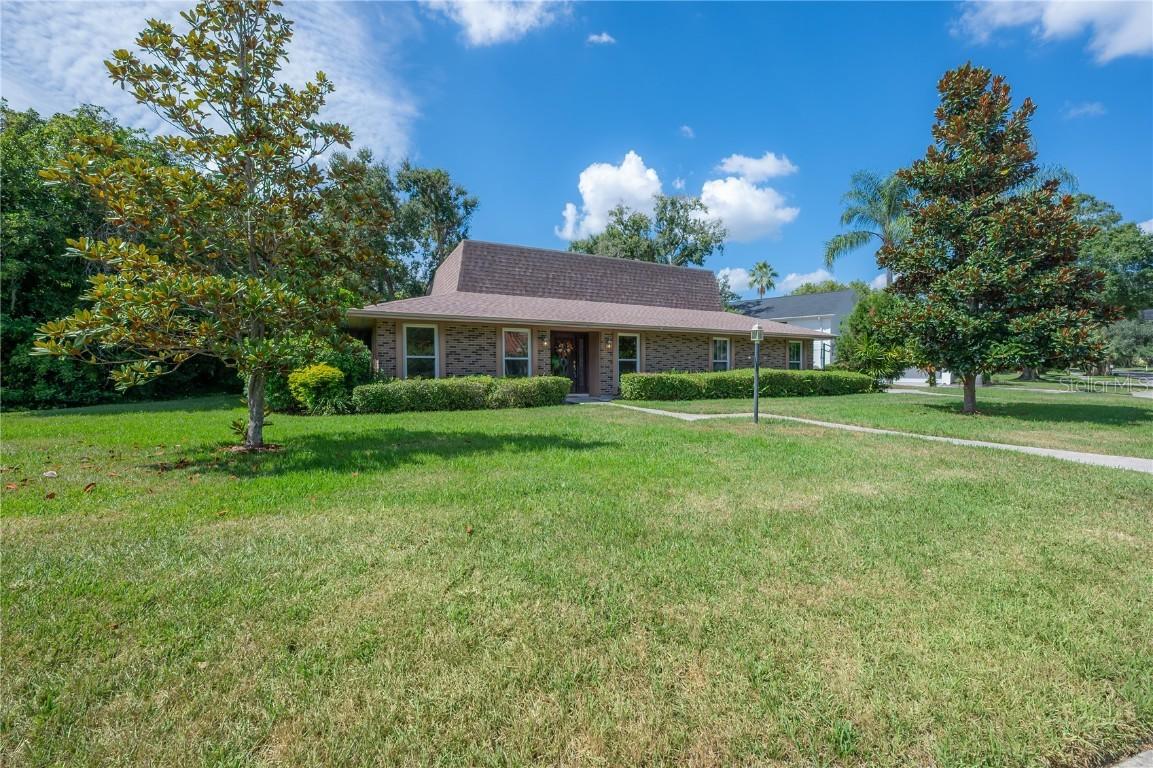 13313 Golf Crest Cir., Tampa, FL 33618