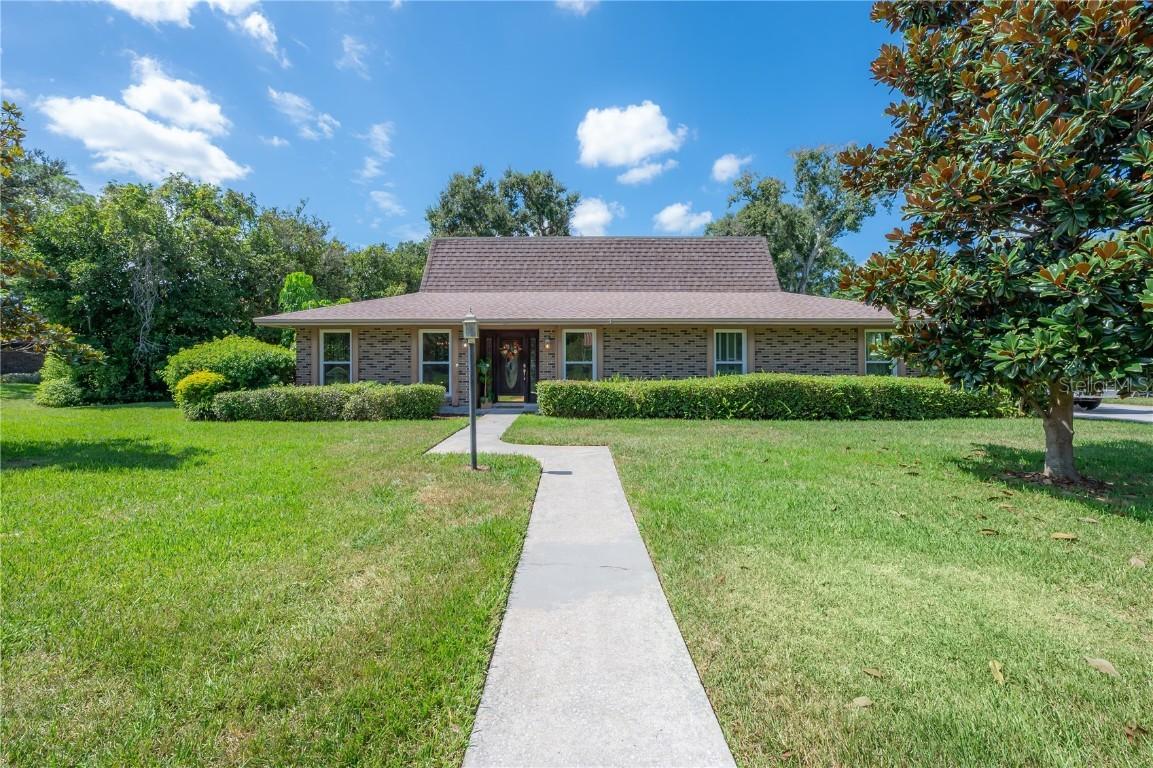 13313 Golf Crest Cir., Tampa, FL 33618