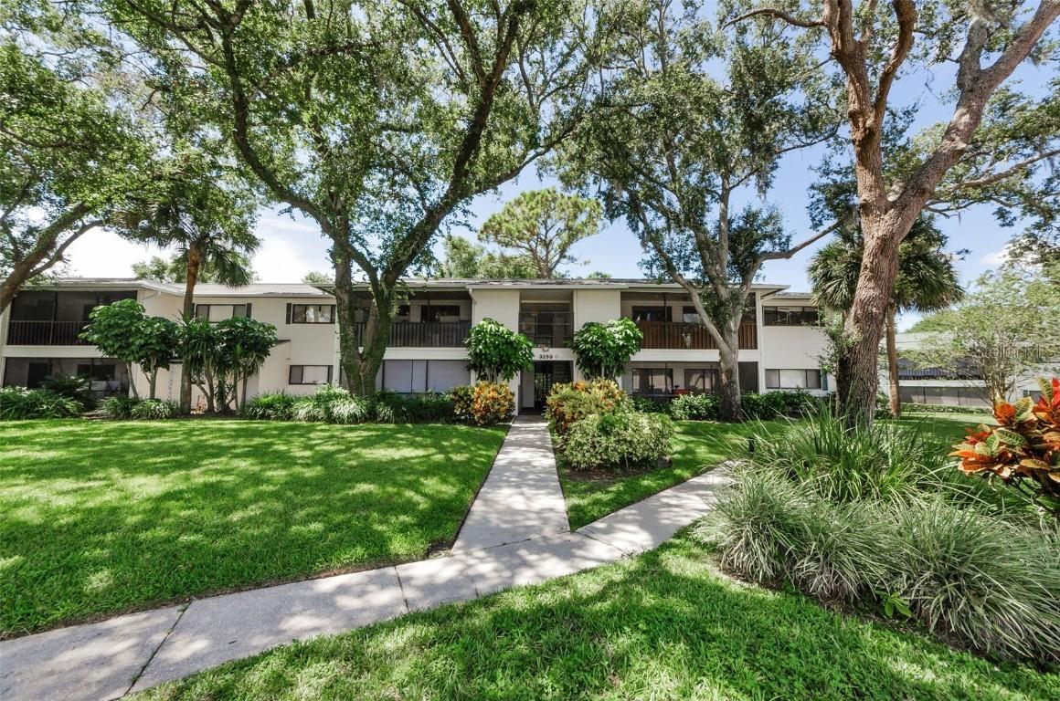3259 Fox Chase Cir. #106, Palm Harbor, FL 34683