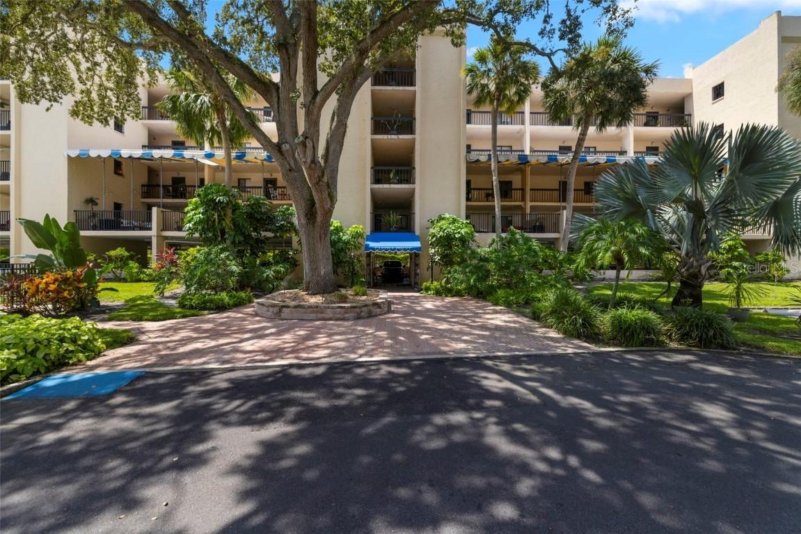 201 Tarpon Point, Tarpon Springs, FL 34689
