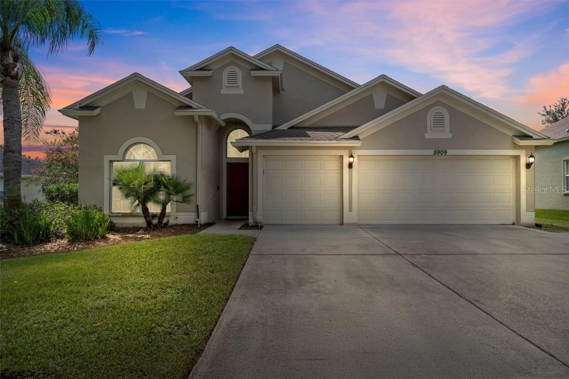 5909 Wedgefield Dr., Zephyrhills, FL 33541