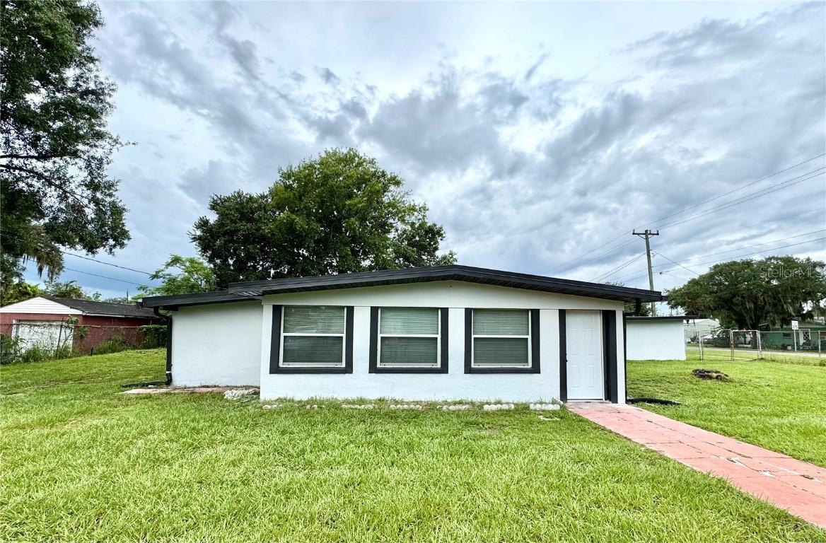 738 Strain Blvd., Lakeland, FL 33815