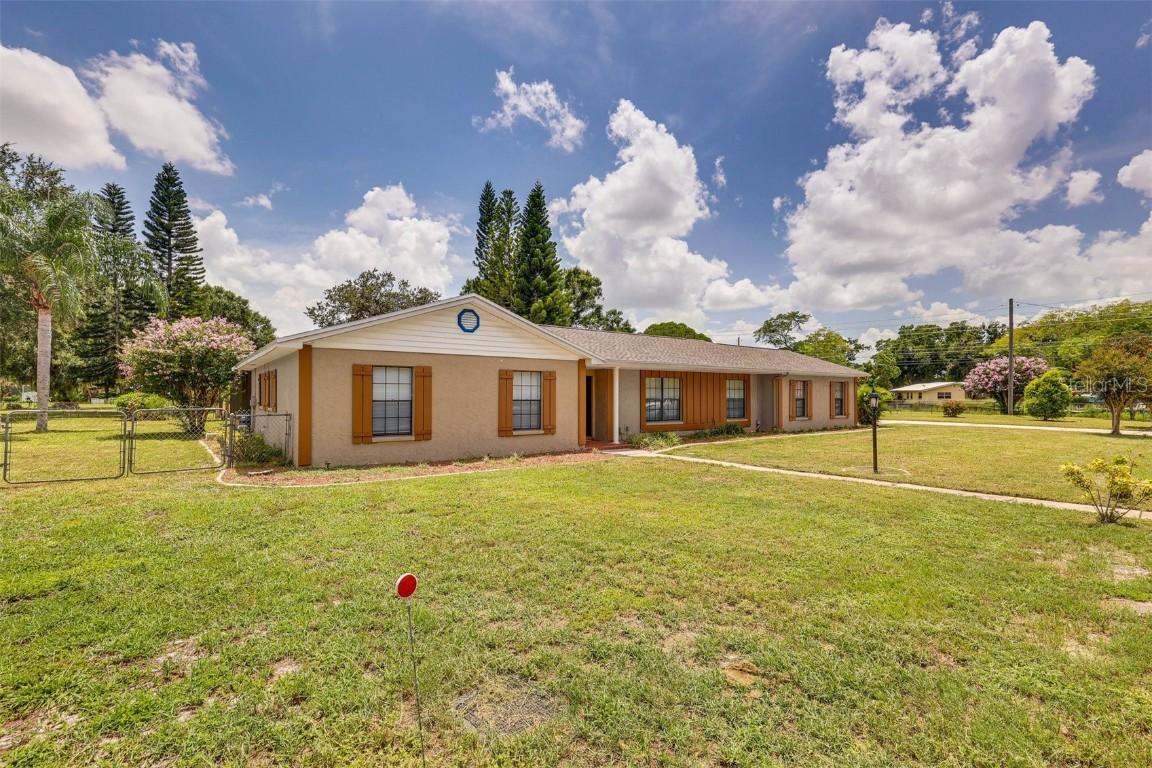 920 Lakeview Dr., Wimauma, FL 33598