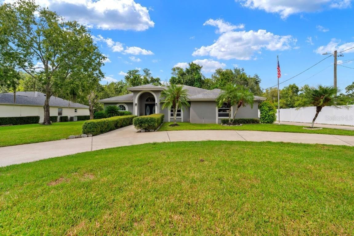 1306 Mendonsa Rd., Plant City, FL 33563