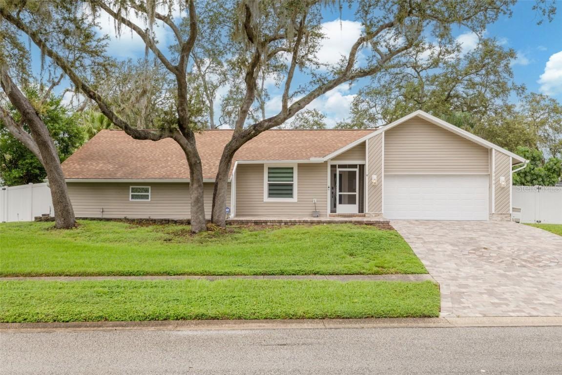 3088 Enisglen Dr., Palm Harbor, FL 34683