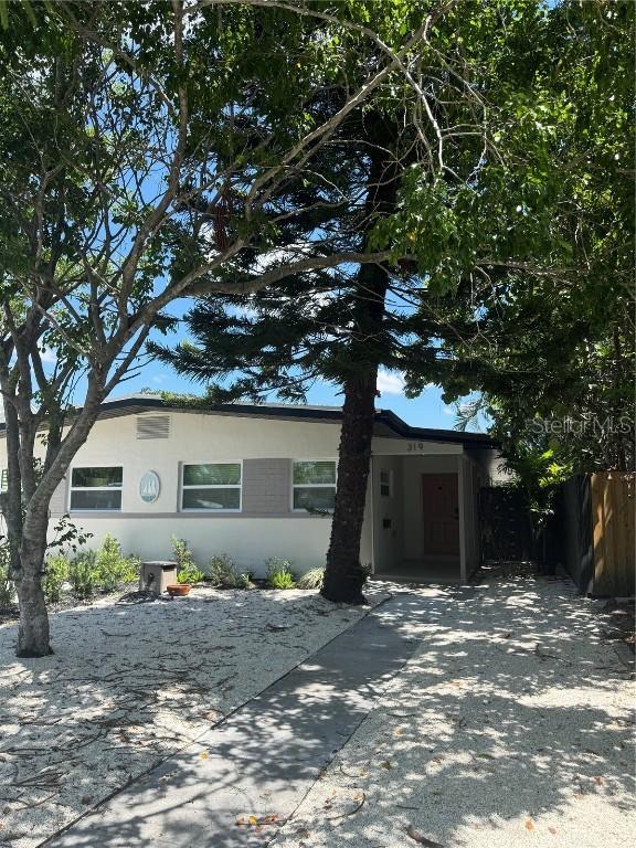 319 20th Ave., St Petersburg, FL 33705