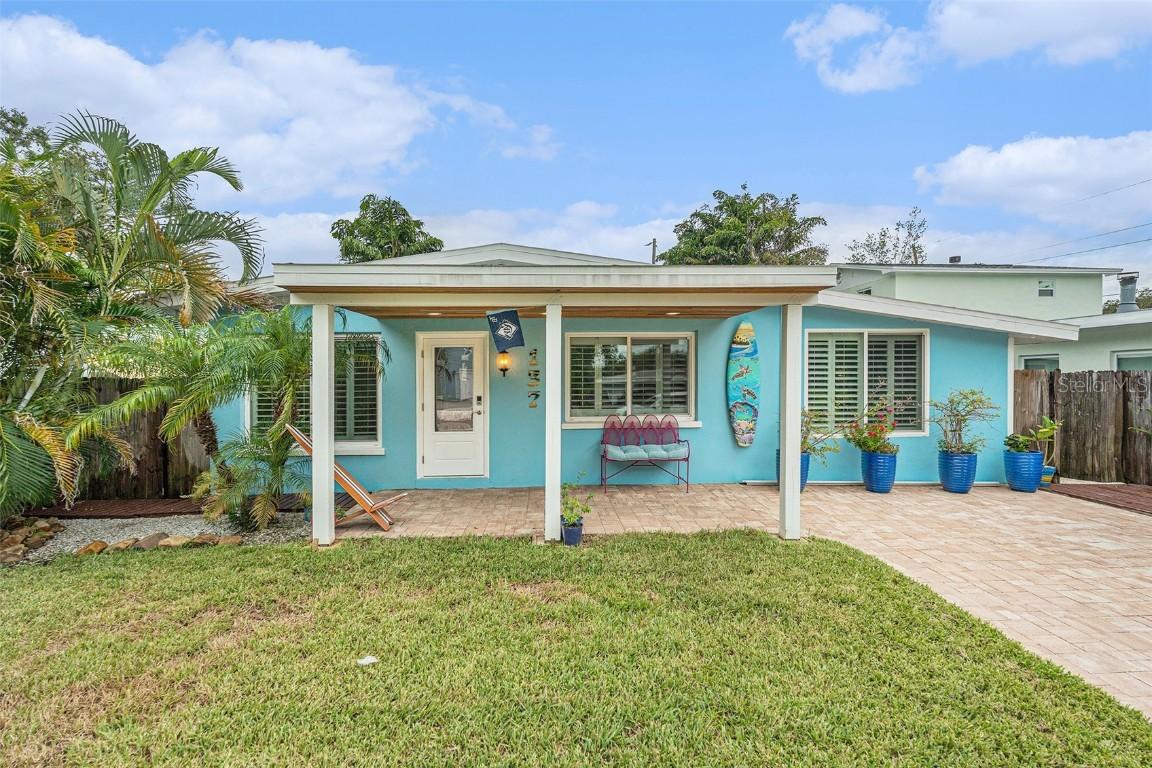 137 Pennsylvania Ave., Palm Harbor, FL 34683