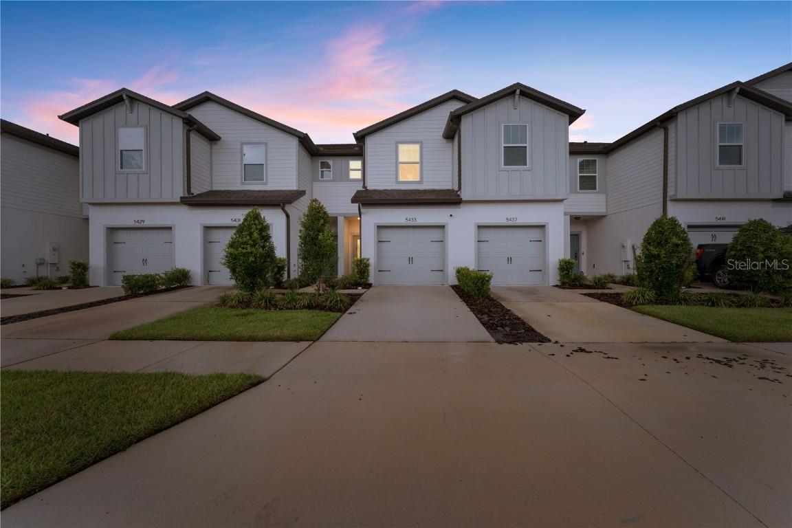 5433 Elmview Crossing, Wesley Chapel, FL 33545