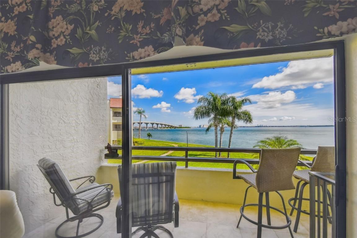 127 1st St. #103, Tierra Verde, FL 33715