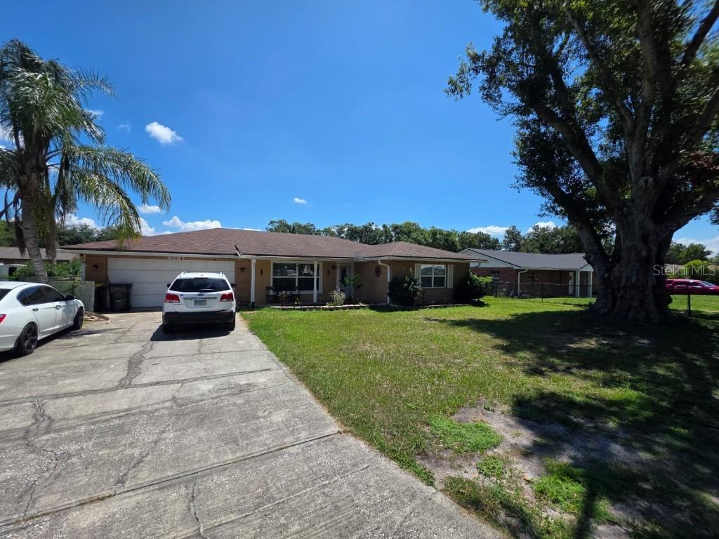 5737 Sands Point Dr., Lakeland, FL 33809