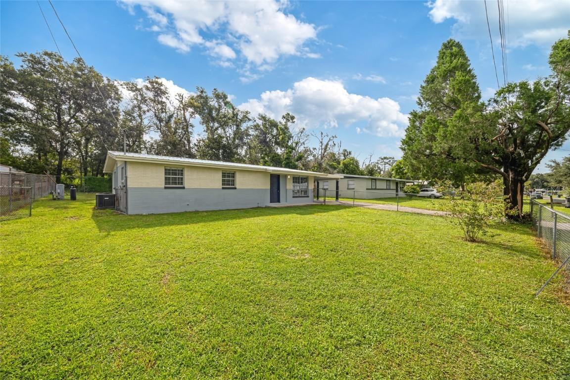 402 Midwood Dr., Plant City, FL 33566