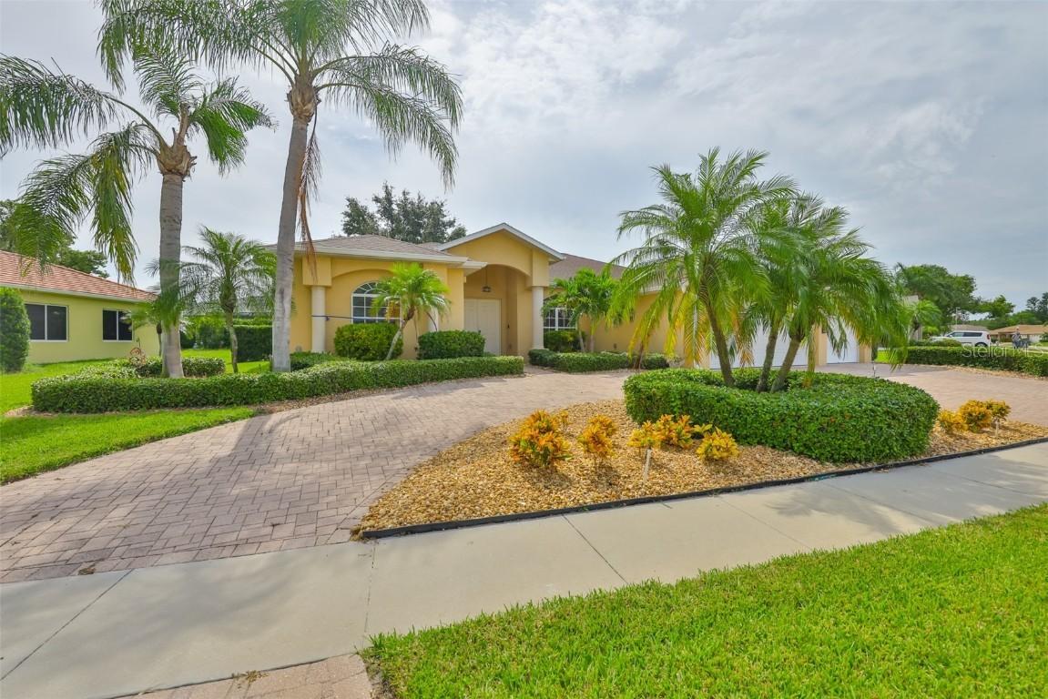 3723 Gaviota Dr., Sun City Center, FL 33573