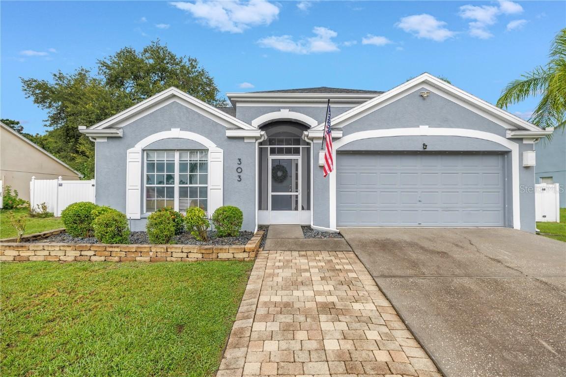303 Lakeway Ln., Apollo Beach, FL 33572
