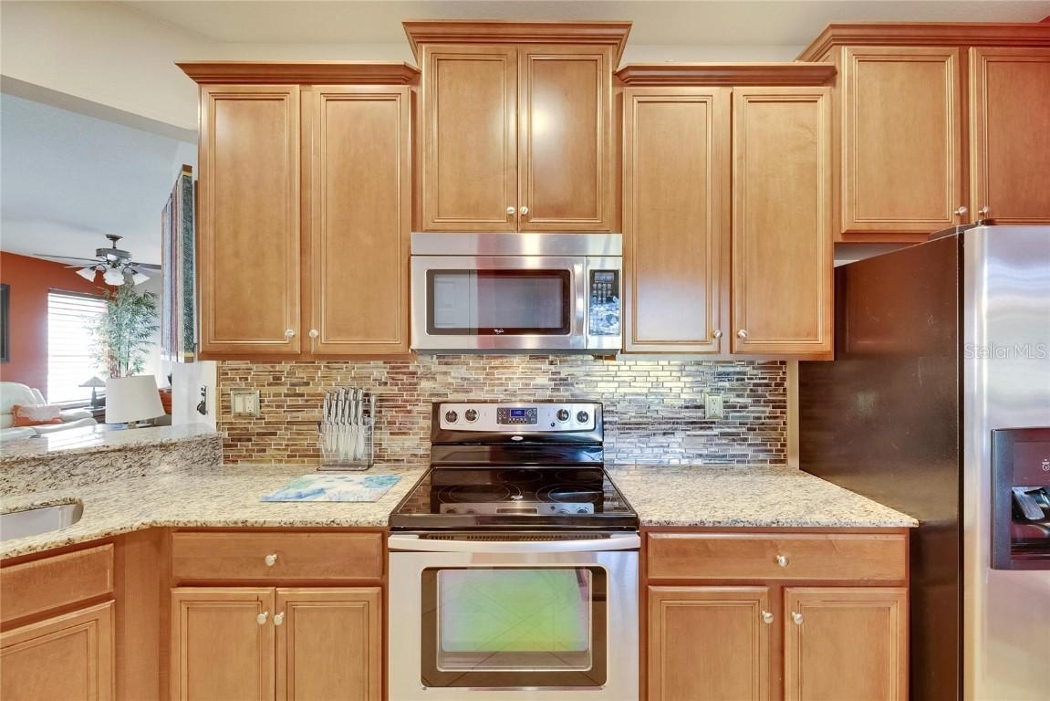 402 Seneca Falls Dr., Apollo Beach, FL 33572