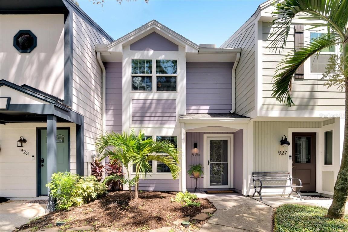 925 Hamilton Ct., Palm Harbor, FL 34683