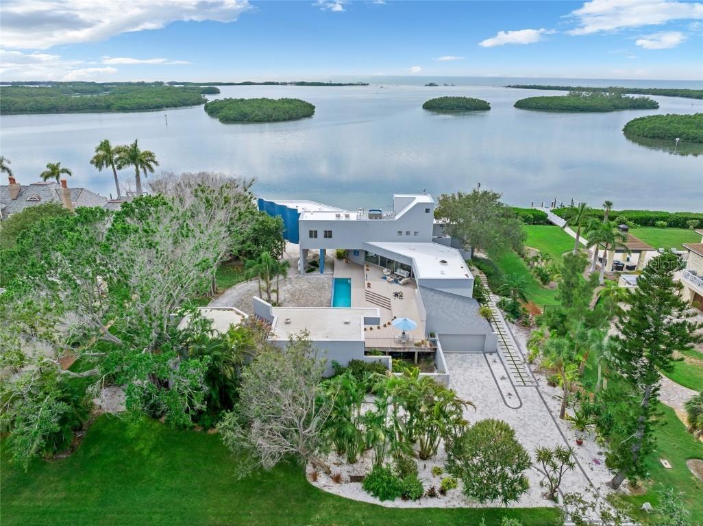 1761 Oceanview Dr., St Petersburg, FL 33715