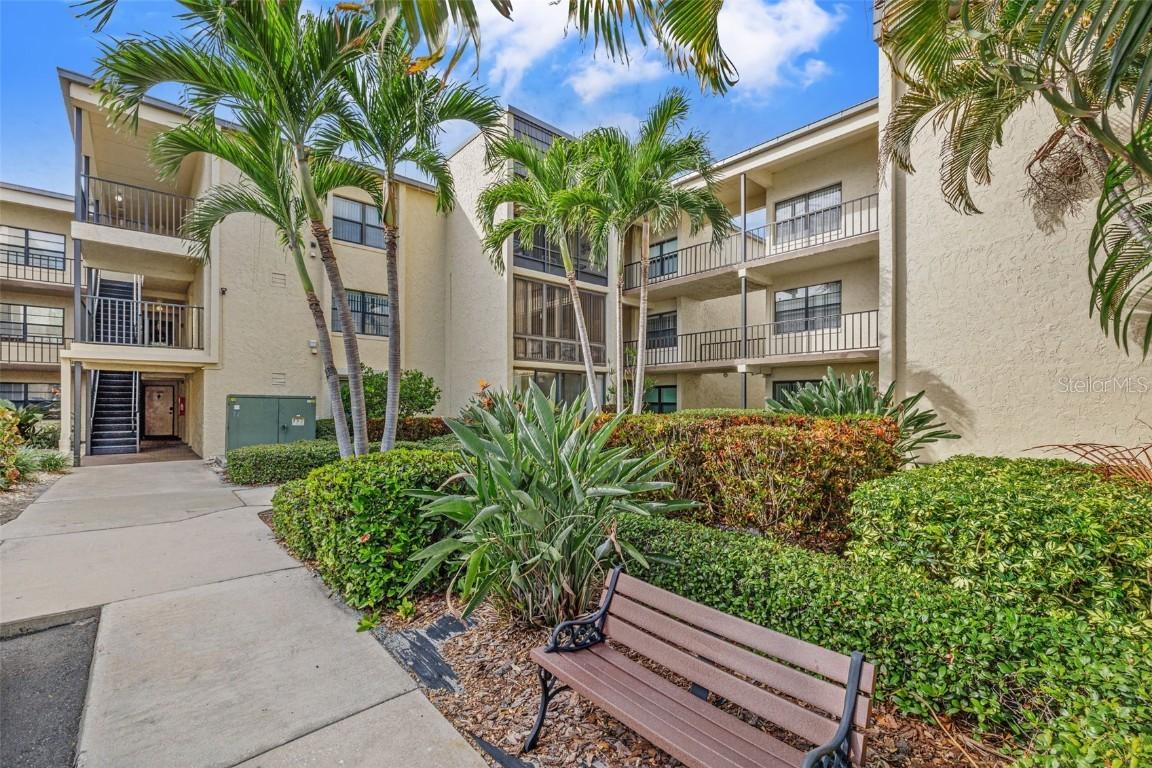 14130 Rosemary Ln. #1207, Largo, FL 33774