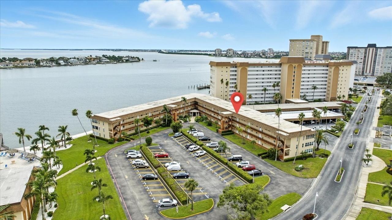 5020 Brittany Dr. #322, St Petersburg, FL 33715